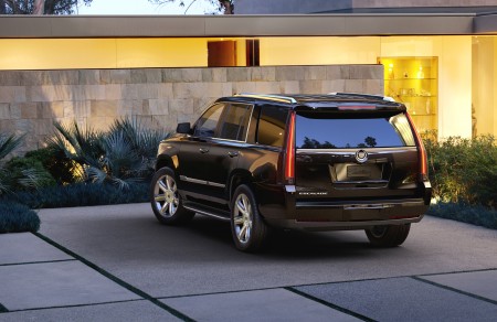 Cadillac Escalade Model 2015 - kochamyauta.pl portal motoryzacyjny foto: materiały prasowe 